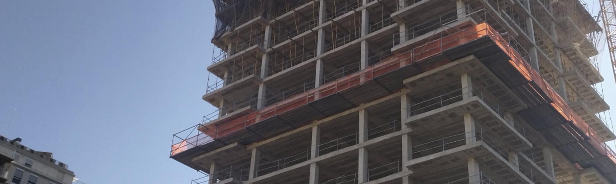 Marquesinas de protección y pasos peatonales